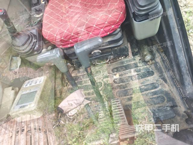 后窗玻璃角標(biāo)（駕駛室部分）