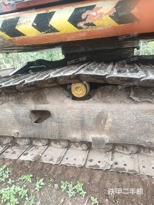 单侧履带整体（整机外观）