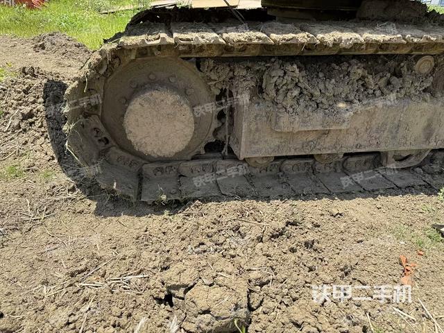 左导向轮(行走机构) 左导向轮(行走机构)