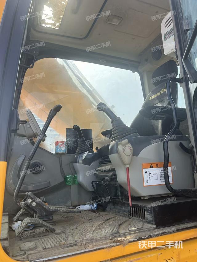 驾驶室整体（整机外观）