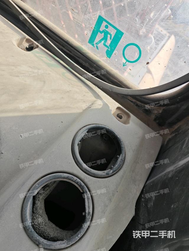 后窗玻璃角標（駕駛室部分）