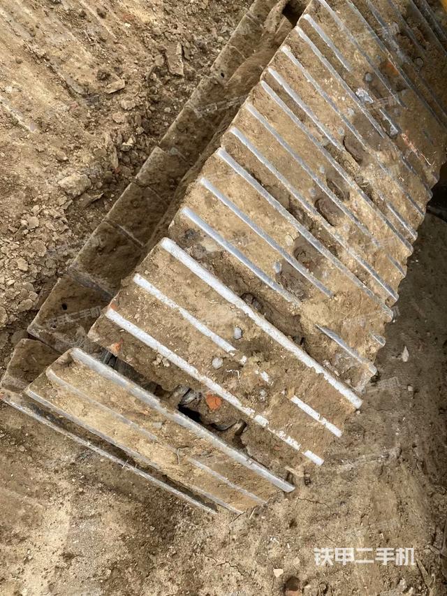 單側履帶整體(整機外觀) 單側履帶整體(整機外觀)