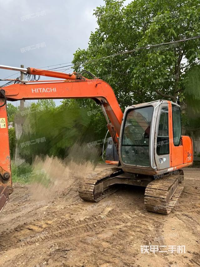 駕駛室整體(整機外觀) 駕駛室整體(整機外觀)