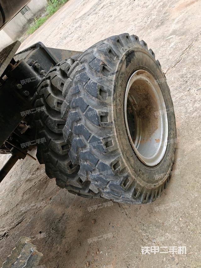 左側(cè)履帶整體?（行走機(jī)構(gòu)）