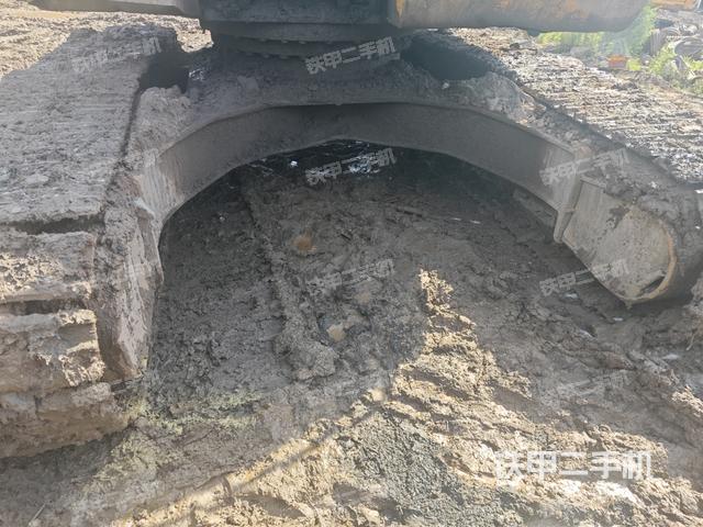 轉(zhuǎn)盤和下車架正前（工作和回轉(zhuǎn)裝置）