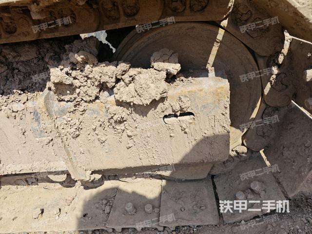 左导向轮(行走机构) 左导向轮(行走机构)