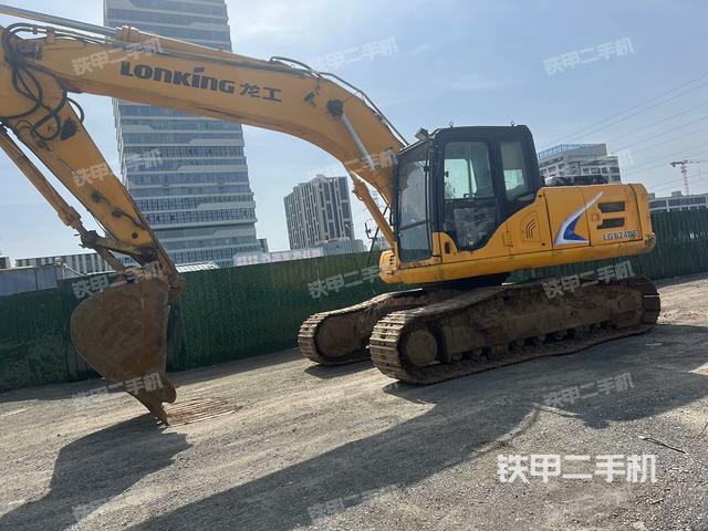龍工LG6240E挖掘機