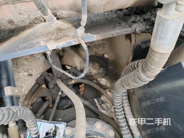 中央回轉接頭特寫(上車部件) 中央回轉接頭特寫(上車部件)