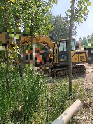 山东临工E675F挖掘机实拍图片