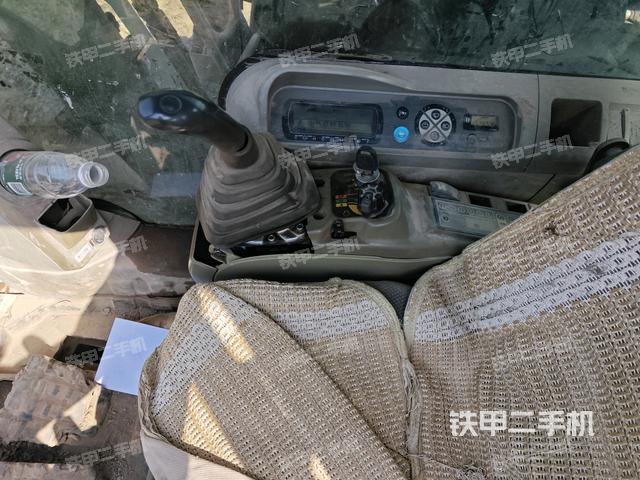 座椅右側(cè)控制臺/鑰匙門/油門/含右手柄（駕駛室部分）