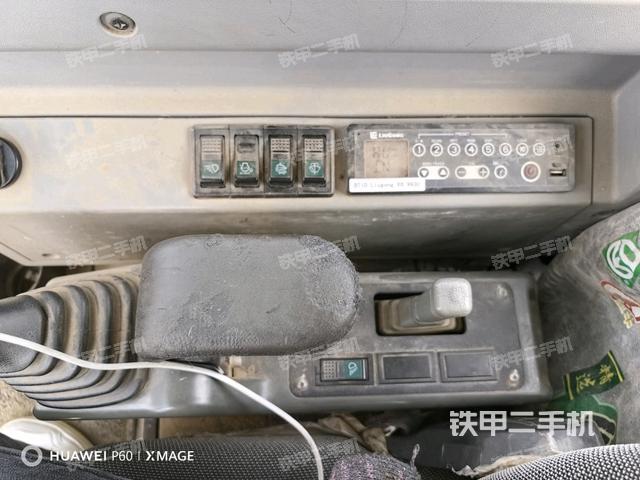 座椅左側控制臺/音響/含左手柄(駕駛室部分) 座椅左側控制臺/音響/含左手柄(駕駛室部分)