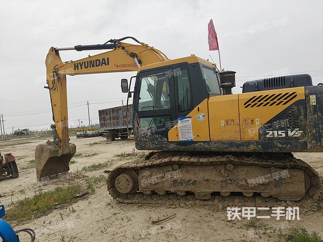 駕駛室整體(整機外觀) 駕駛室整體(整機外觀)