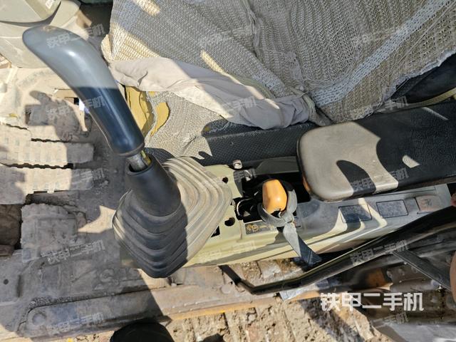 座椅左側(cè)控制臺/音響/含左手柄（駕駛室部分）