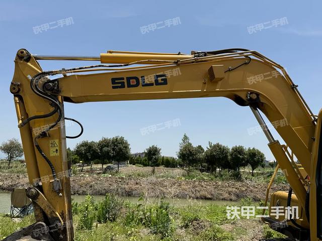 大臂根部 斜(工作和回转装置) 大臂根部 斜(工作和回转装置)