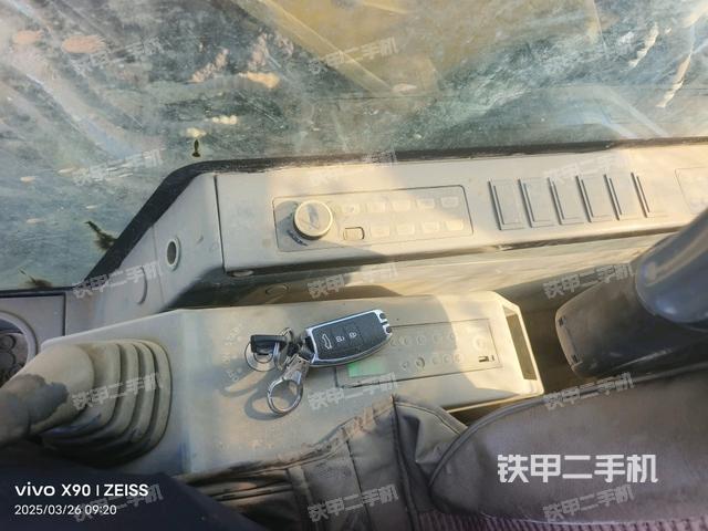 座椅左側控制臺/音響/含左手柄(駕駛室部分) 座椅左側控制臺/音響/含左手柄(駕駛室部分)