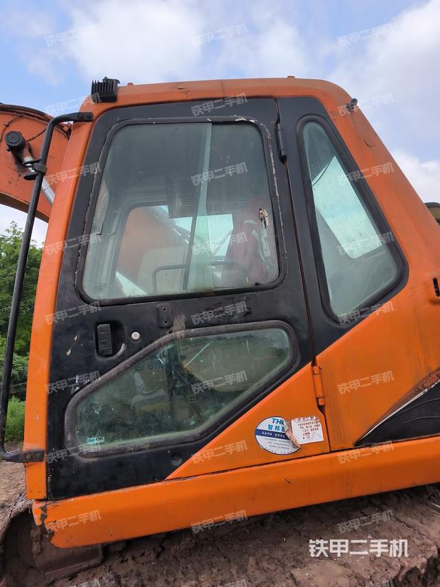 駕駛室左前45度（駕駛室部分）