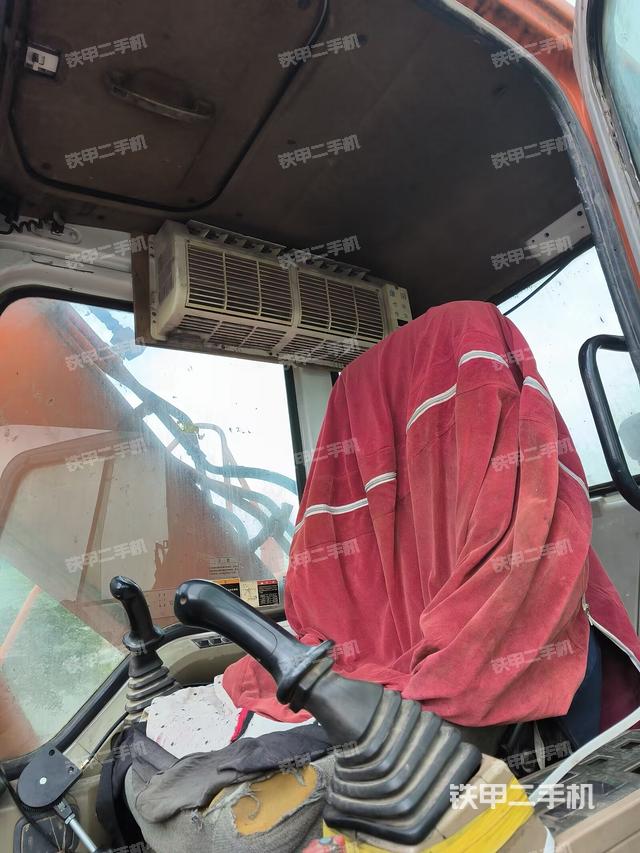 右側(cè)玻璃角標(biāo)（駕駛室部分）