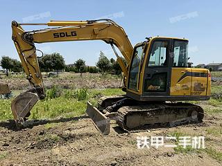 山东临工E675F挖掘机实拍图片