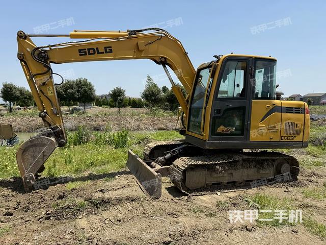 山東臨工E675F挖掘機