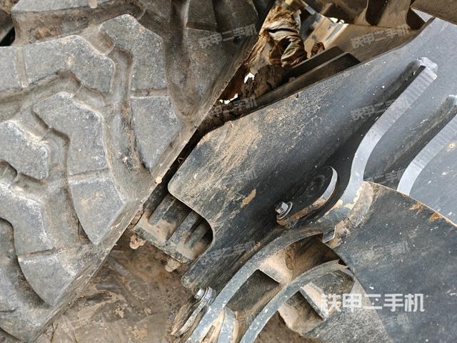 右側(cè)履帶整體?（行走機(jī)構(gòu)）