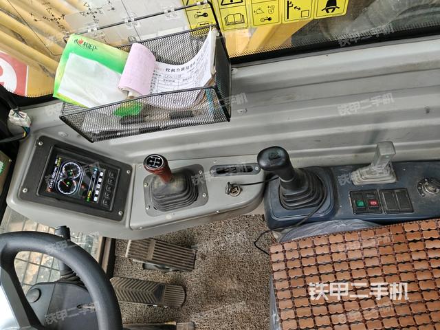 座椅左側(cè)控制臺/音響/含左手柄（駕駛室部分）