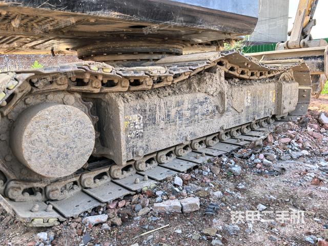 右侧履带整体 (行走机构) 右侧履带整体 (行走机构)