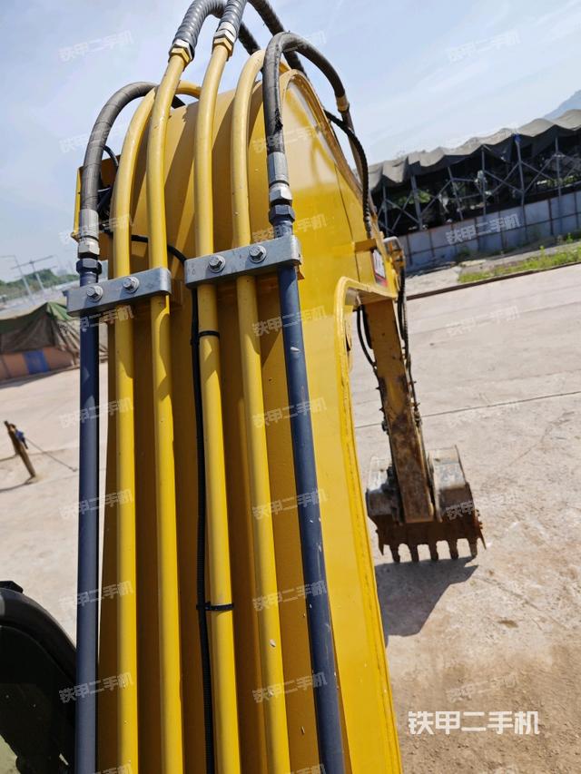 大臂背部俯视(工作和回转装置) 大臂背部俯视(工作和回转装置)