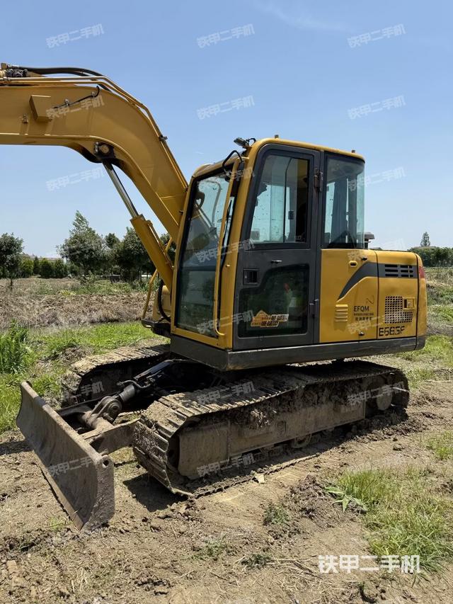 座椅后部(驾驶室部分) 座椅后部(驾驶室部分)