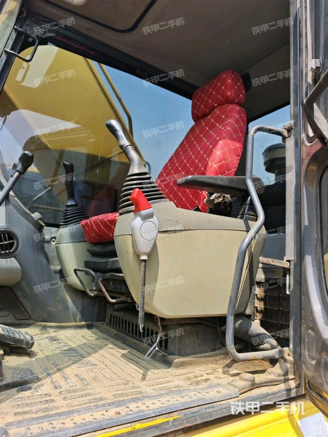 駕駛室整體（整機(jī)外觀）