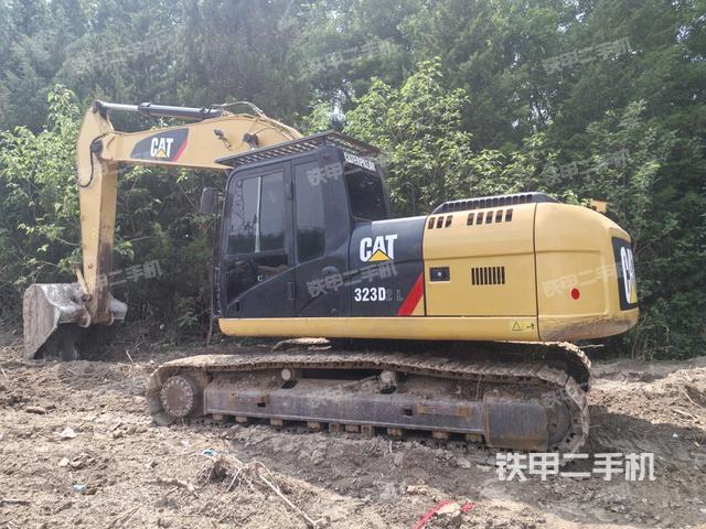 卡特彼勒323D2L挖掘機