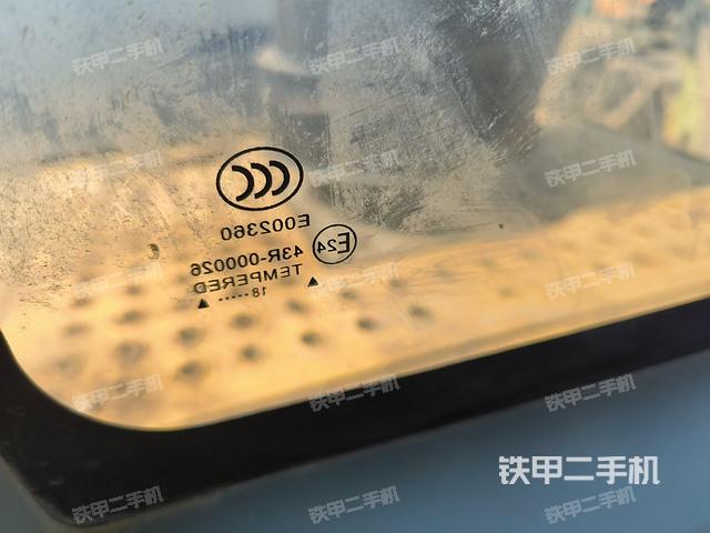 后窗玻璃角标(驾驶室部分) 后窗玻璃角标(驾驶室部分)