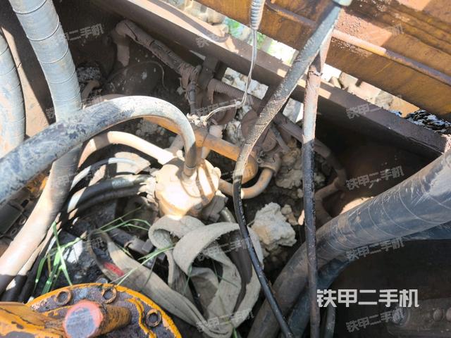 中央回轉接頭特寫(上車部件) 中央回轉接頭特寫(上車部件)