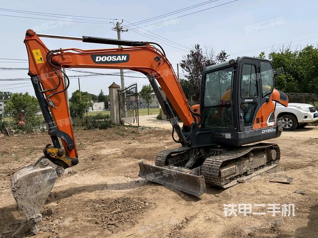 斗山DX55-9C挖掘機(jī)