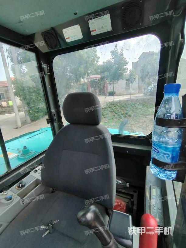 后窗玻璃角標(biāo)（駕駛室部分）