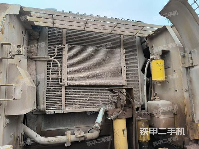 散熱器正面(大件艙室) 散熱器正面(大件艙室)