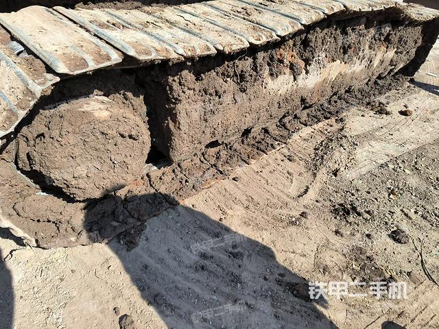 右侧履带整体(行走机构) 右侧履带整体(行走机构)