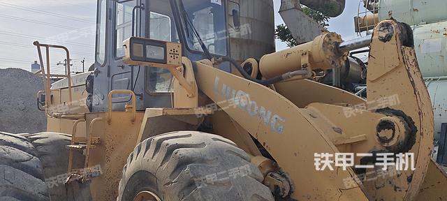 发动机右侧（整机外观及大件）