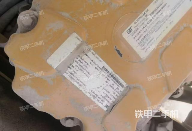駕駛室頂部(整機外觀) 駕駛室頂部(整機外觀)