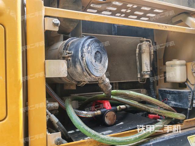 散熱器正面(大件艙室) 散熱器正面(大件艙室)