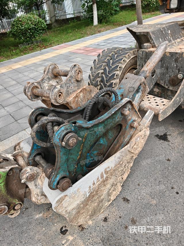 小臂整體左后（工作和回轉(zhuǎn)裝置）