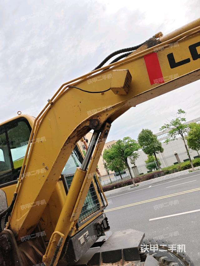 铲斗右后整体（工作和回转装置）