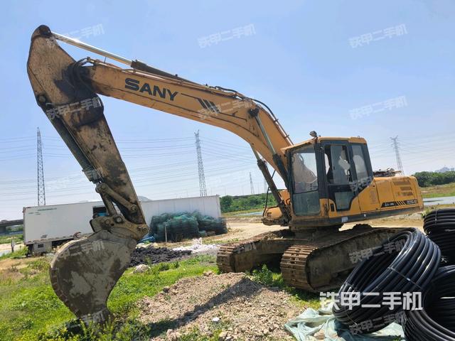 三一重工SY215C挖掘機