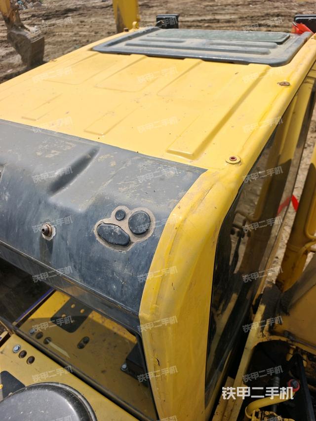 駕駛室頂部（整機(jī)外觀）