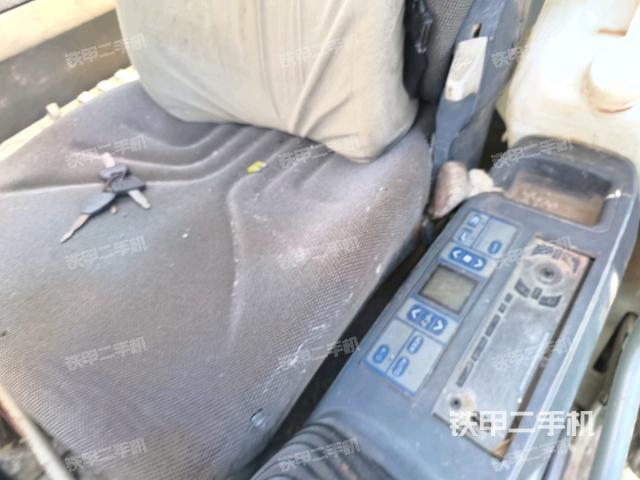 座椅左側控制臺/音響/含左手柄(駕駛室部分) 座椅左側控制臺/音響/含左手柄(駕駛室部分)