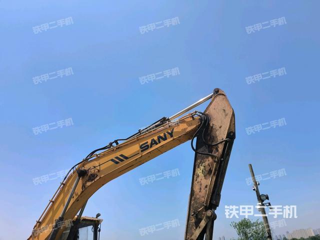 鏟斗右后整體(工作和回轉裝置) 鏟斗右后整體(工作和回轉裝置)