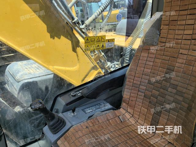 后窗玻璃角標(biāo)(駕駛室部分) 后窗玻璃角標(biāo)(駕駛室部分)