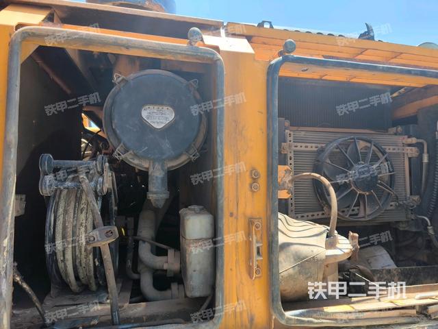 散熱器正面(大件艙室) 散熱器正面(大件艙室)