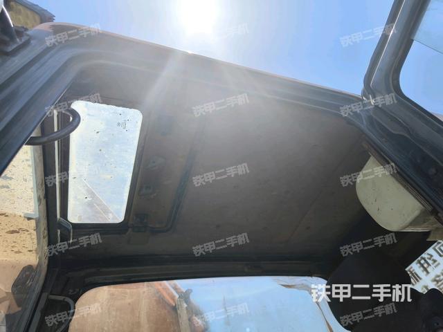 駕駛室左前45度(駕駛室部分) 駕駛室左前45度(駕駛室部分)