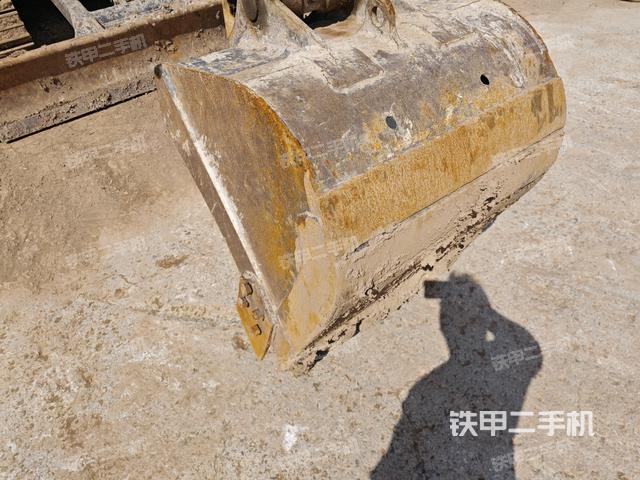 铲斗45度(工作和回转装置) 铲斗45度(工作和回转装置)