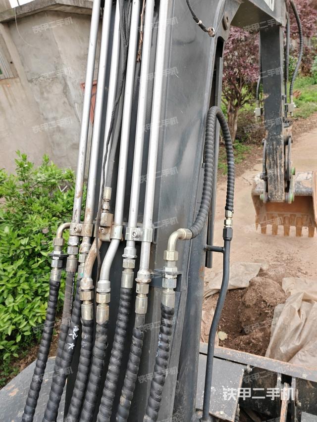 大臂根部?斜（工作和回轉(zhuǎn)裝置）